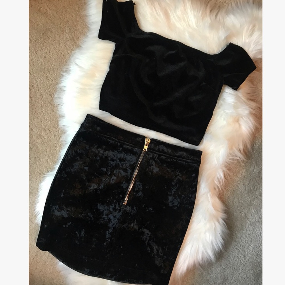 • Black Mini Skirt & Crop Top Set • F21